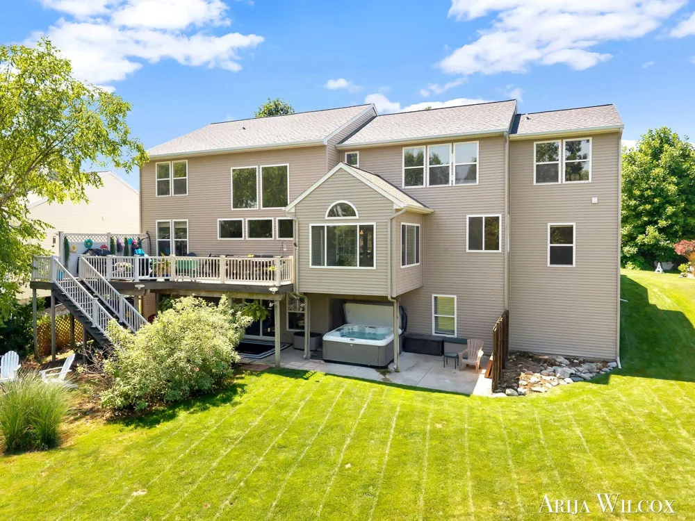 974 Dogwood Meadows Drive SE Ada Township, MI 49301