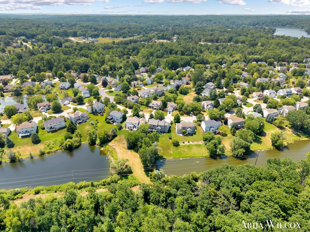 974 Dogwood Meadows Drive SE Ada Township, MI 49301