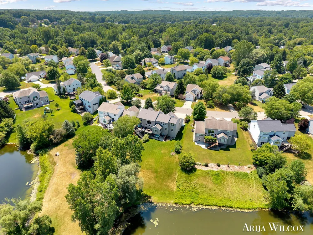 974 Dogwood Meadows Drive SE Ada Township, MI 49301