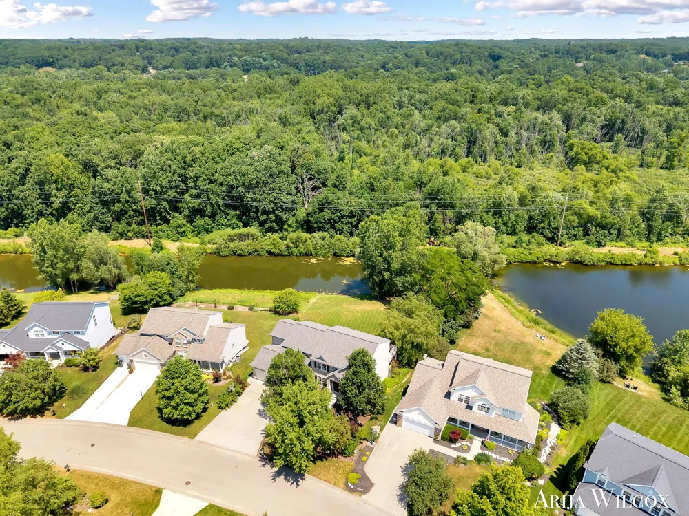 974 Dogwood Meadows Drive SE Ada Township, MI 49301