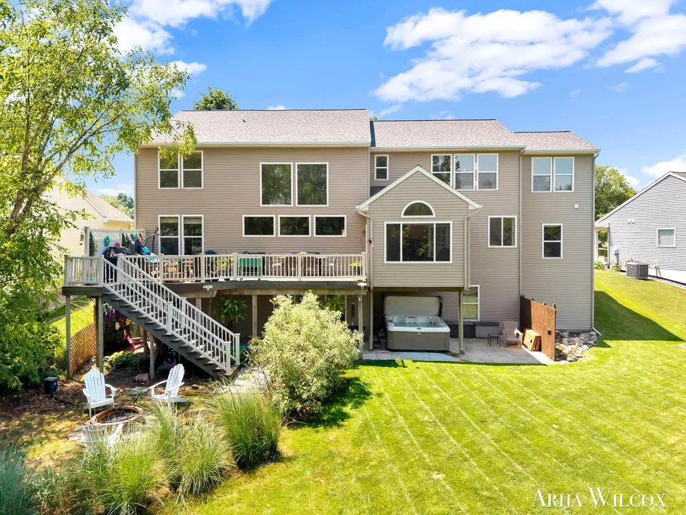 974 Dogwood Meadows Drive SE Ada Township, MI 49301