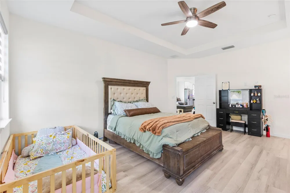 1747 S OAK STREET Seffner, FL 33584