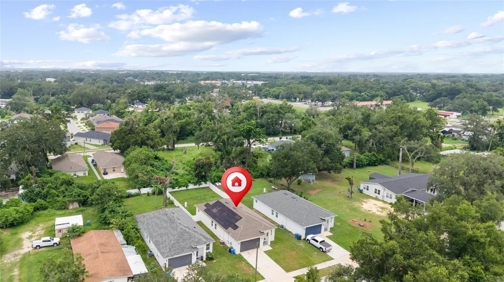 1747 S OAK STREET Seffner, FL 33584