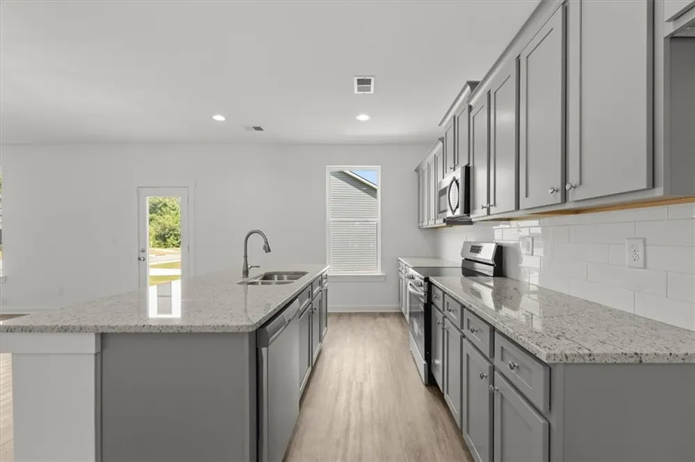 534 Lillian Way Statham, GA 30666