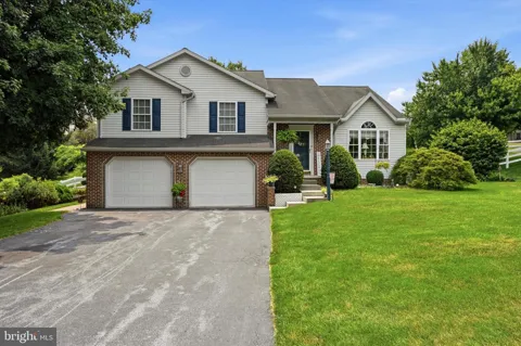 121 MEADOWVIEW DRIVE
