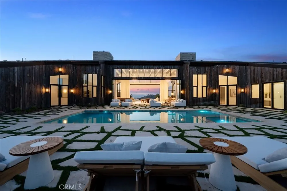3121 Old Topanga Canyon Calabasas, CA 90290