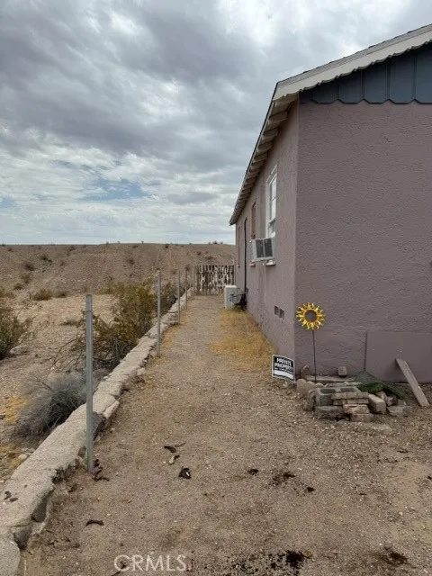 313 Desnok Needles, CA 92363