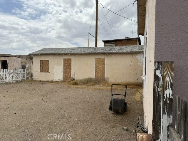 313 Desnok Needles, CA 92363