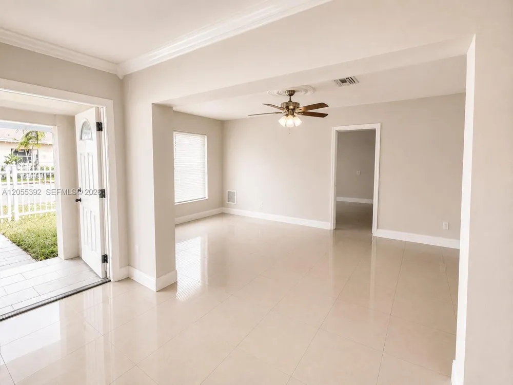 5325 SW 22nd St West Park, FL 33023