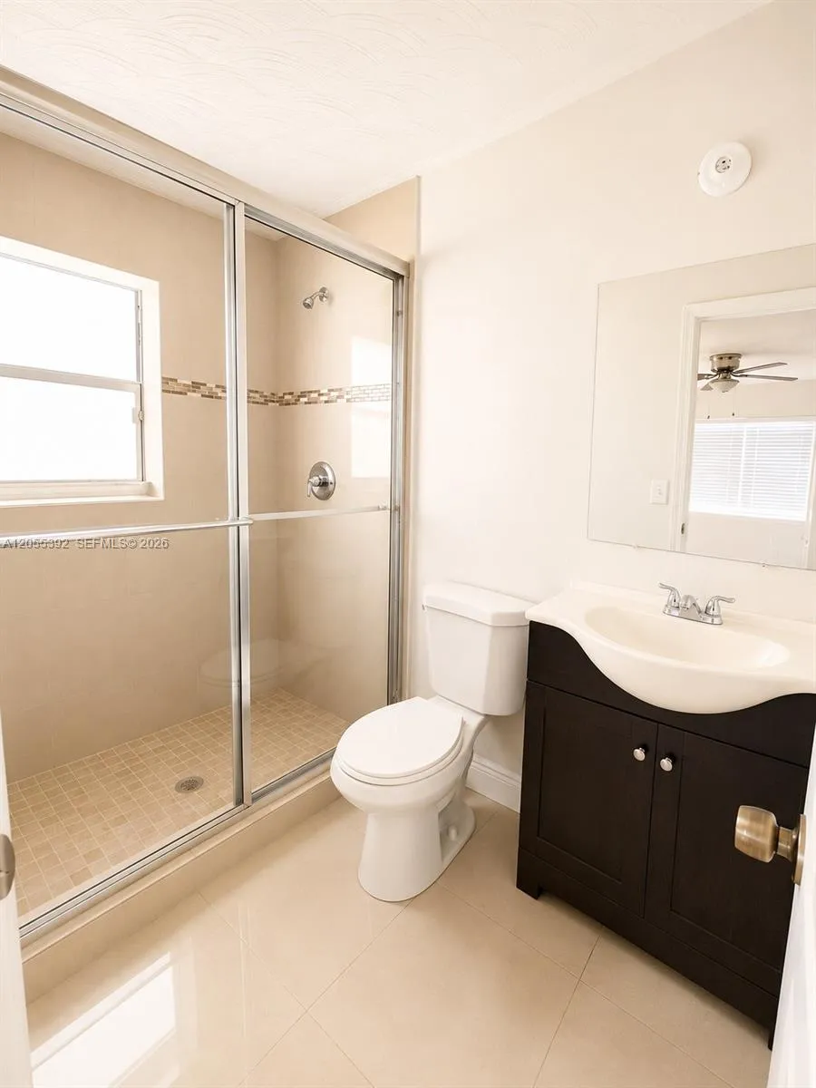 5325 SW 22nd St West Park, FL 33023