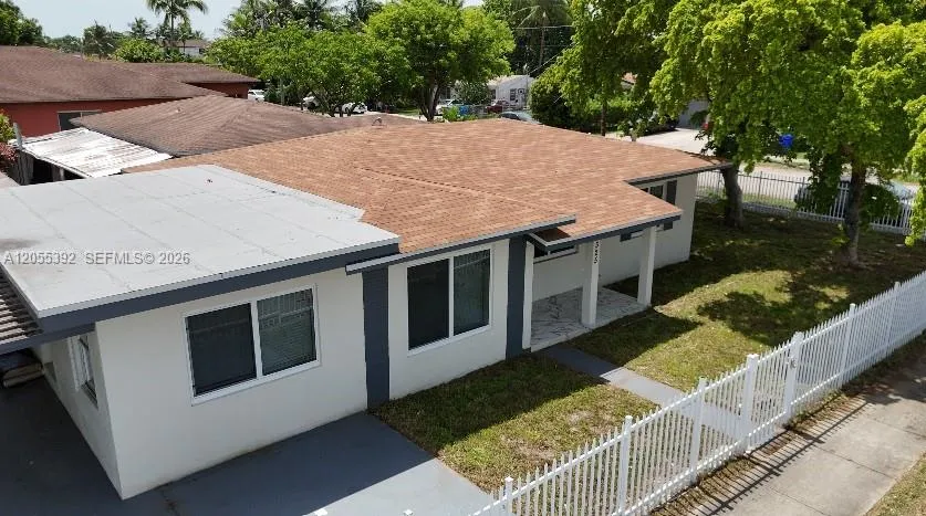5325 SW 22nd St West Park, FL 33023