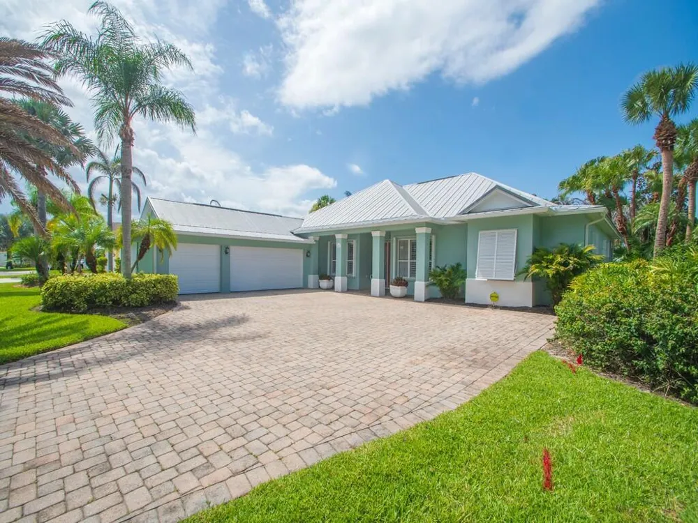 6566 35th Place Vero Beach, FL 32966