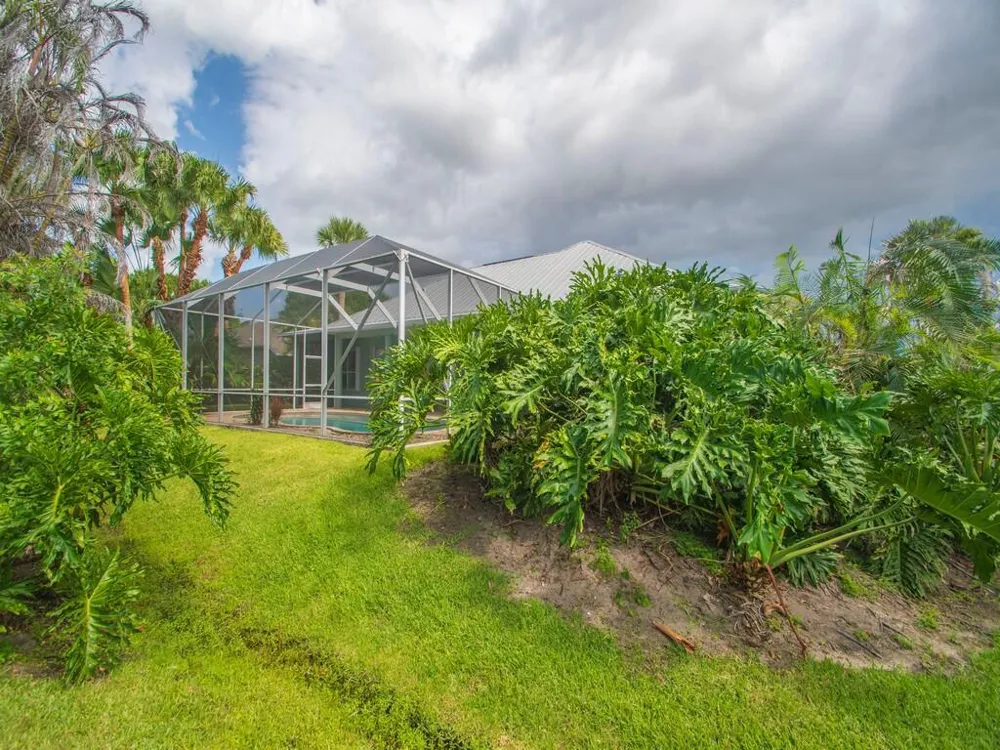 6566 35th Place Vero Beach, FL 32966