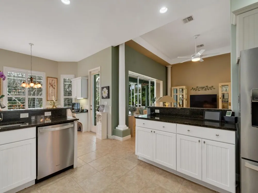 6566 35th Place Vero Beach, FL 32966