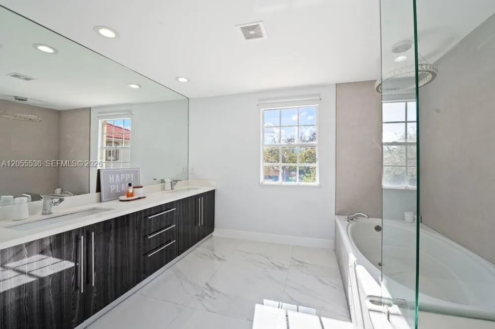 3846 W Gardenia Ave Weston, FL 33332