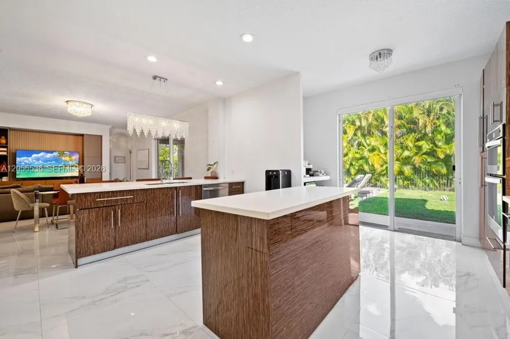 3846 W Gardenia Ave Weston, FL 33332