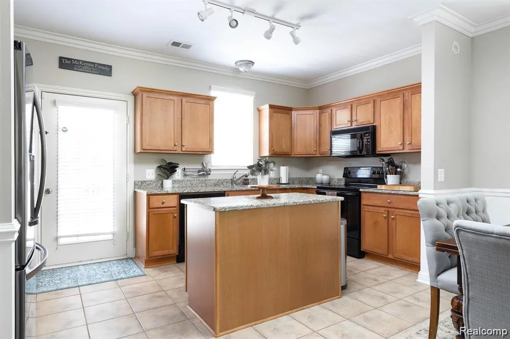 45630 Altz Street Utica City, MI 48315