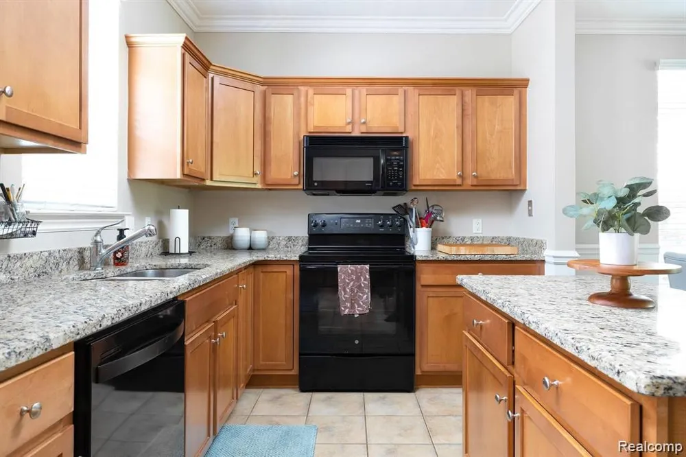 45630 Altz Street Utica City, MI 48315