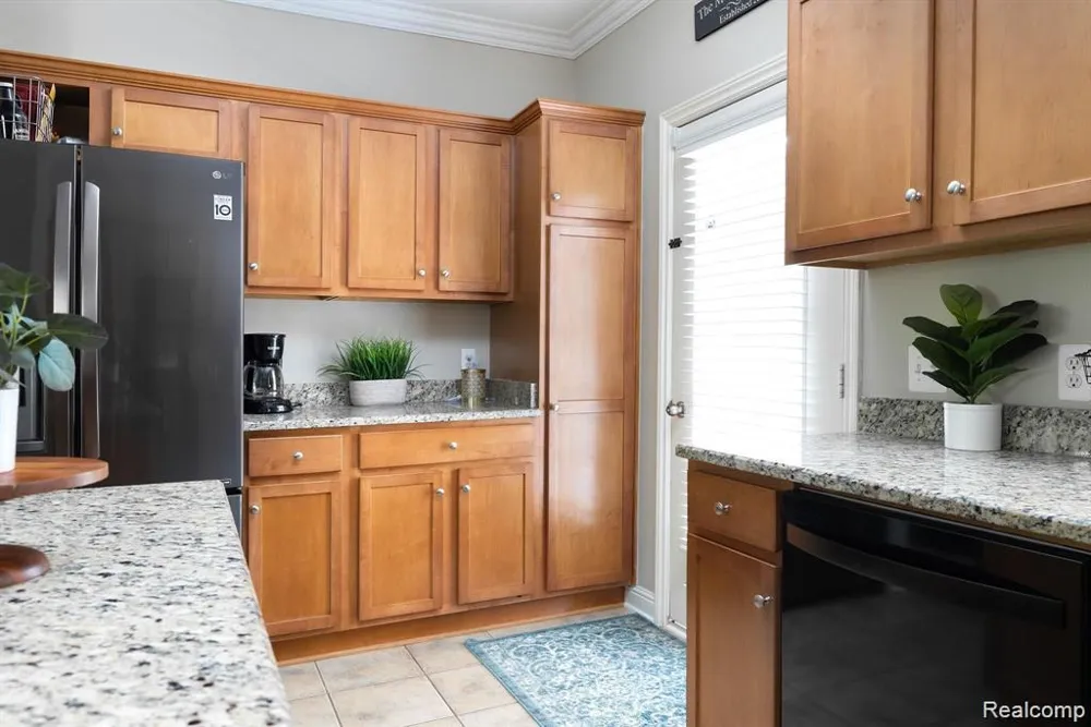 45630 Altz Street Utica City, MI 48315