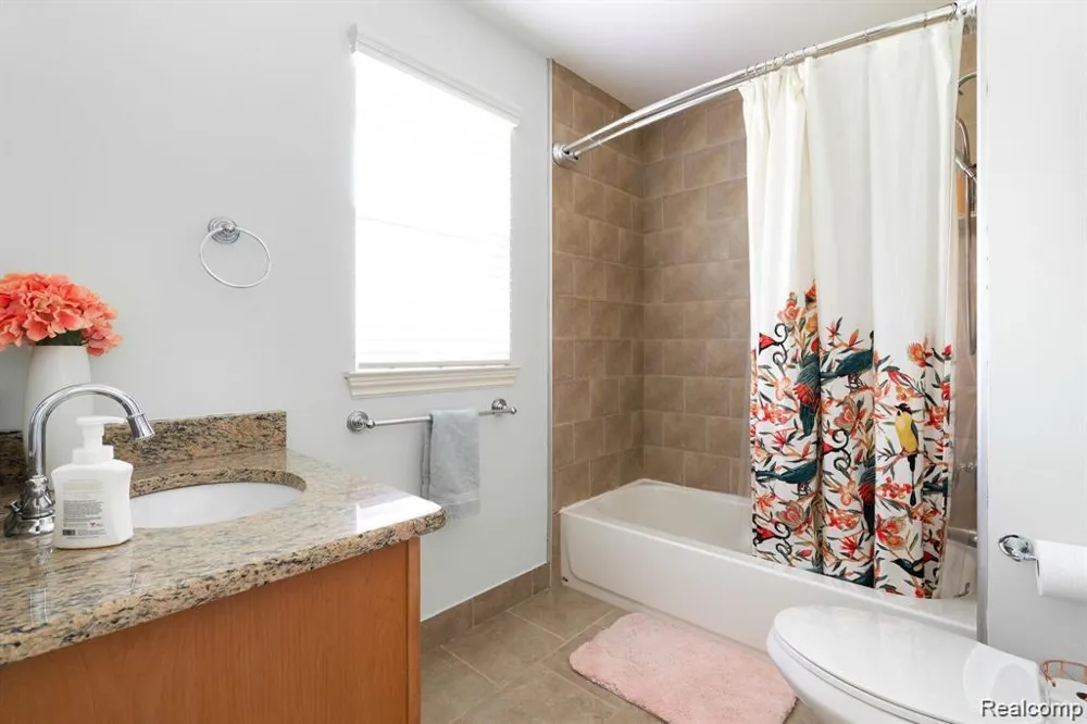 45630 Altz Street Utica City, MI 48315