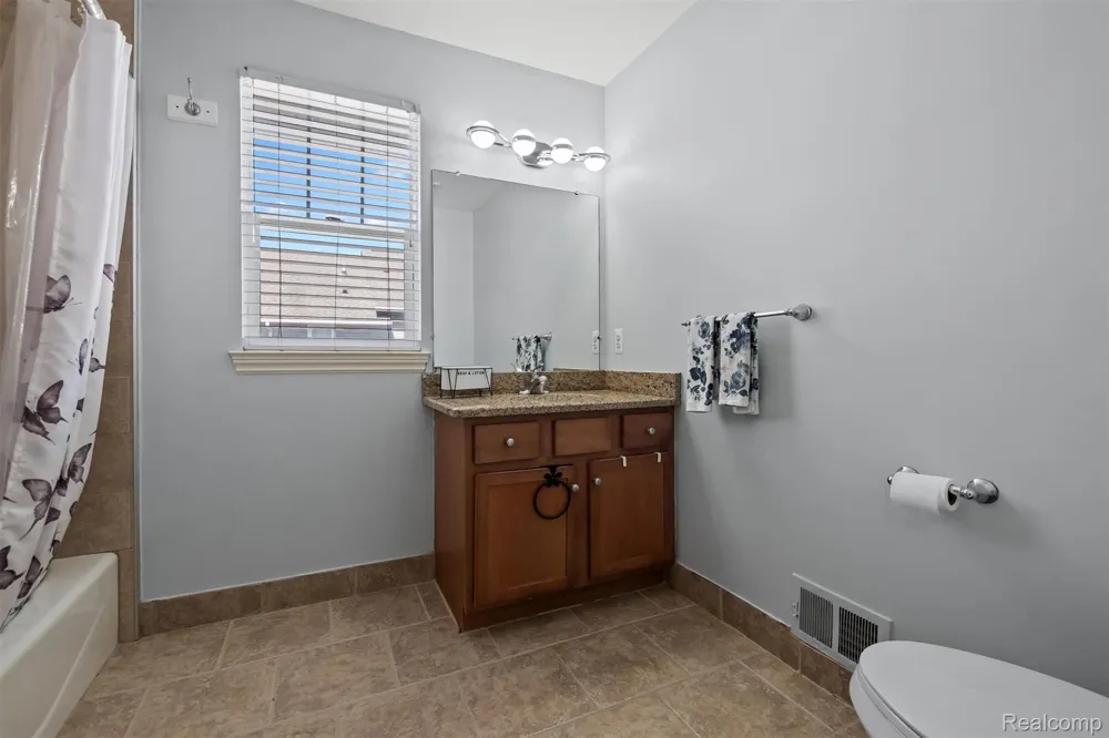 45630 Altz Street Utica City, MI 48315
