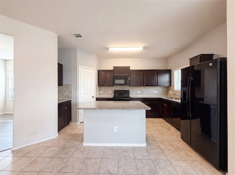 276 Circle Way #26E Jarrell, TX 76537