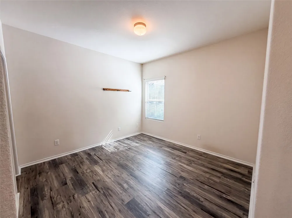 276 Circle Way #26E Jarrell, TX 76537