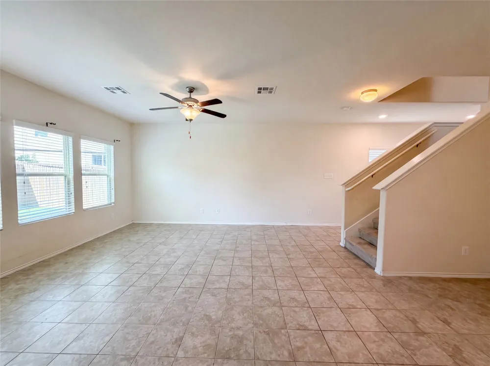 276 Circle Way #26E Jarrell, TX 76537