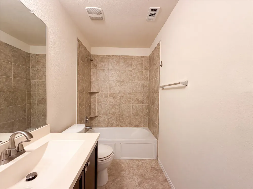 276 Circle Way #26E Jarrell, TX 76537