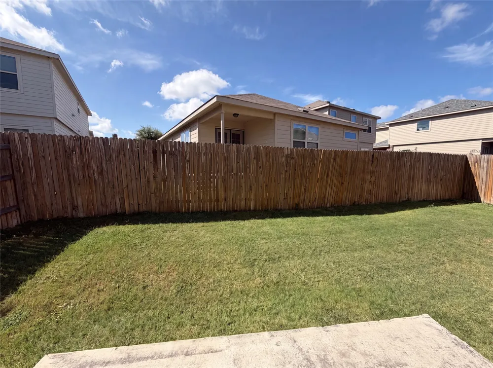 276 Circle Way #26E Jarrell, TX 76537