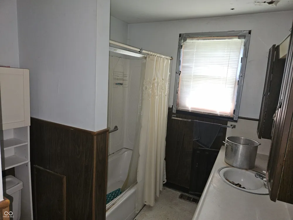 1311 S J STREET S Elwood, IN 46036