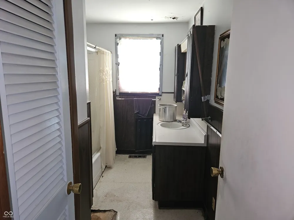 1311 S J STREET S Elwood, IN 46036
