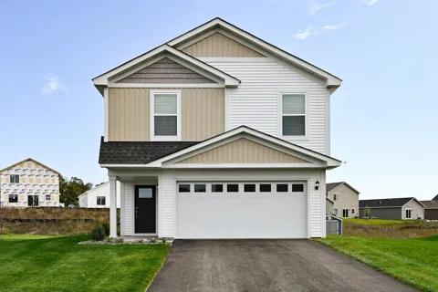 604 Redwood Loop