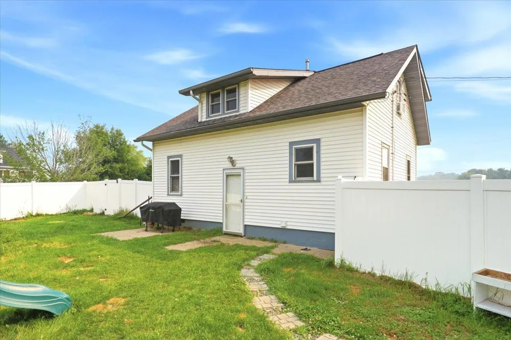 825 1st Avenue Cumberland, WI 54829