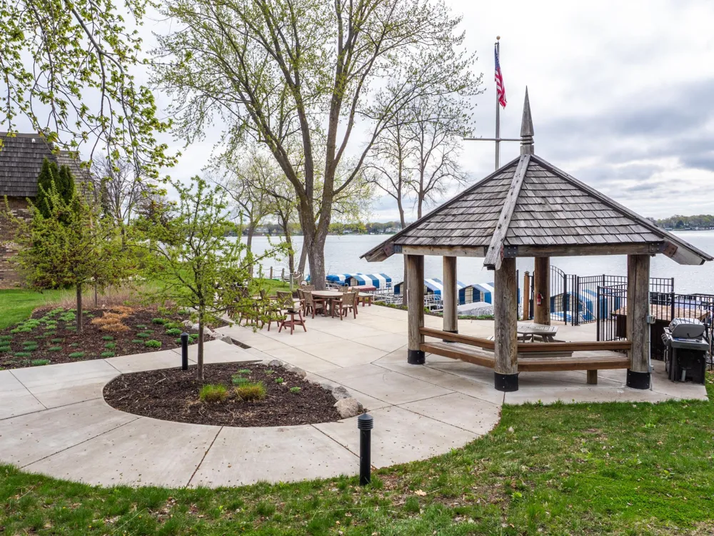 4407 Wilshire Boulevard #309 Mound, MN 55364