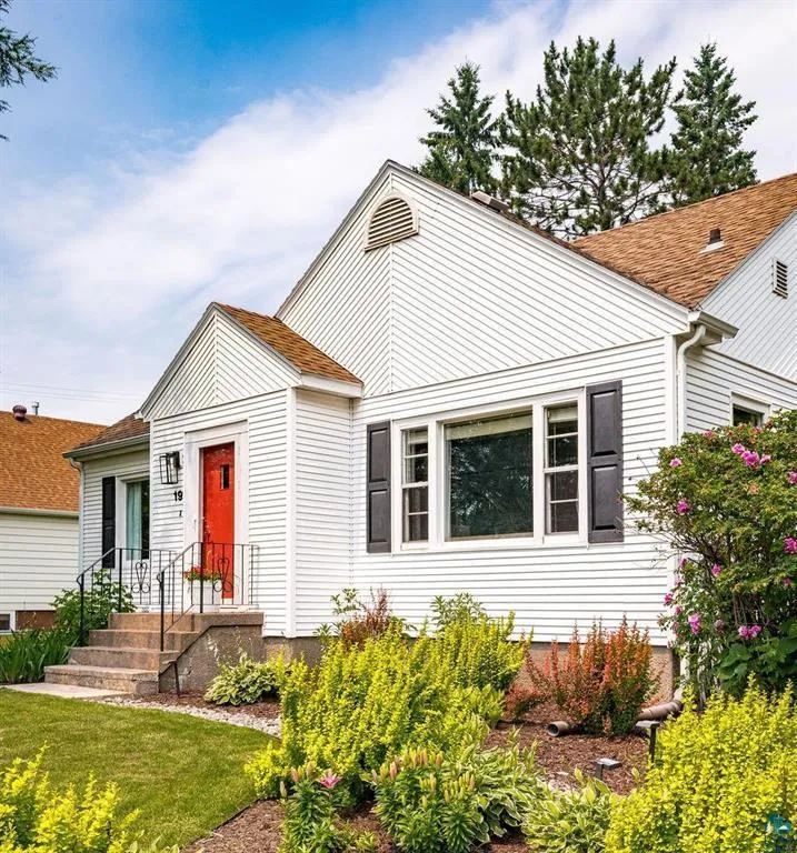 19 E Buffalo Street Duluth, MN 55811