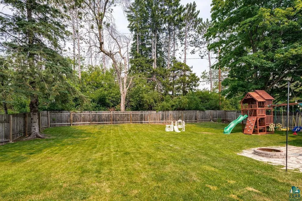 19 E Buffalo Street Duluth, MN 55811