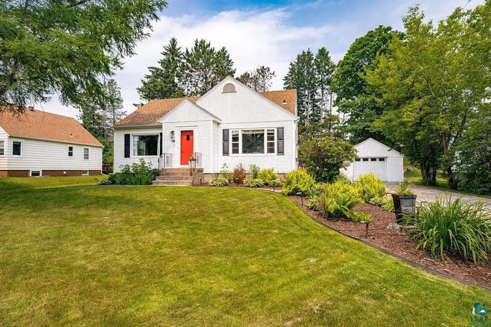 19 E Buffalo Street Duluth, MN 55811