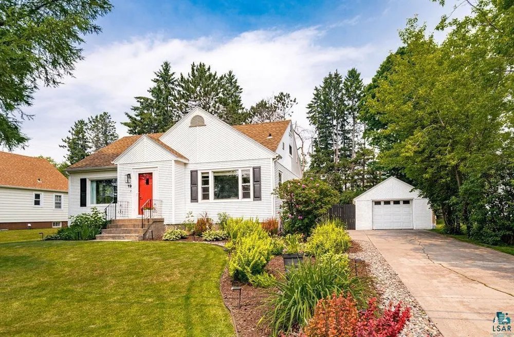 19 E Buffalo Street Duluth, MN 55811