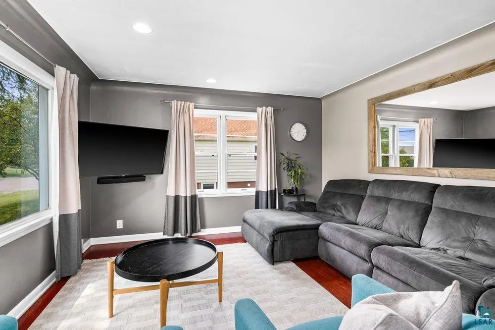 19 E Buffalo Street Duluth, MN 55811