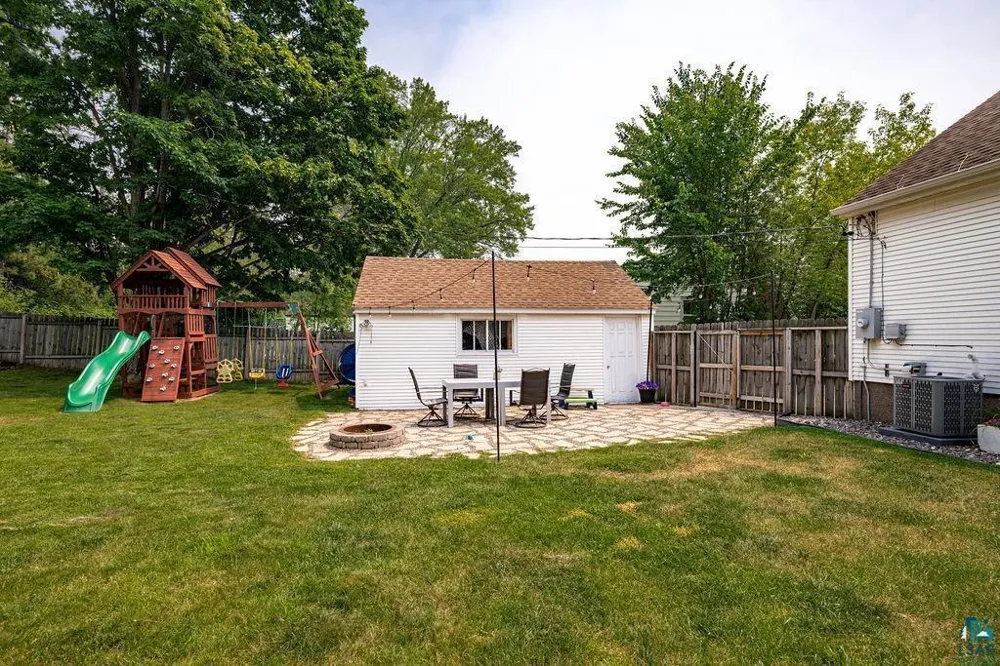 19 E Buffalo Street Duluth, MN 55811