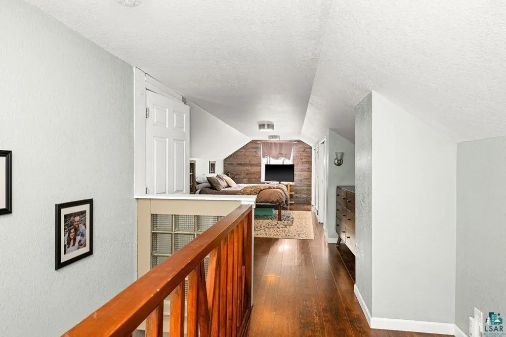 19 E Buffalo Street Duluth, MN 55811