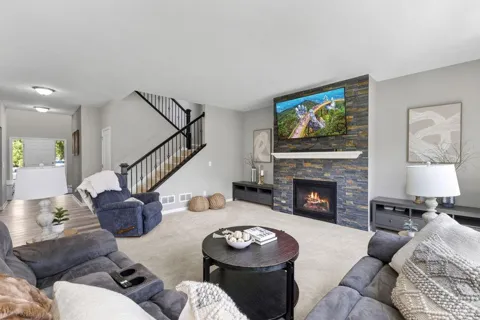 4596 Landings Way