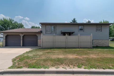 407 5th Avenue SW