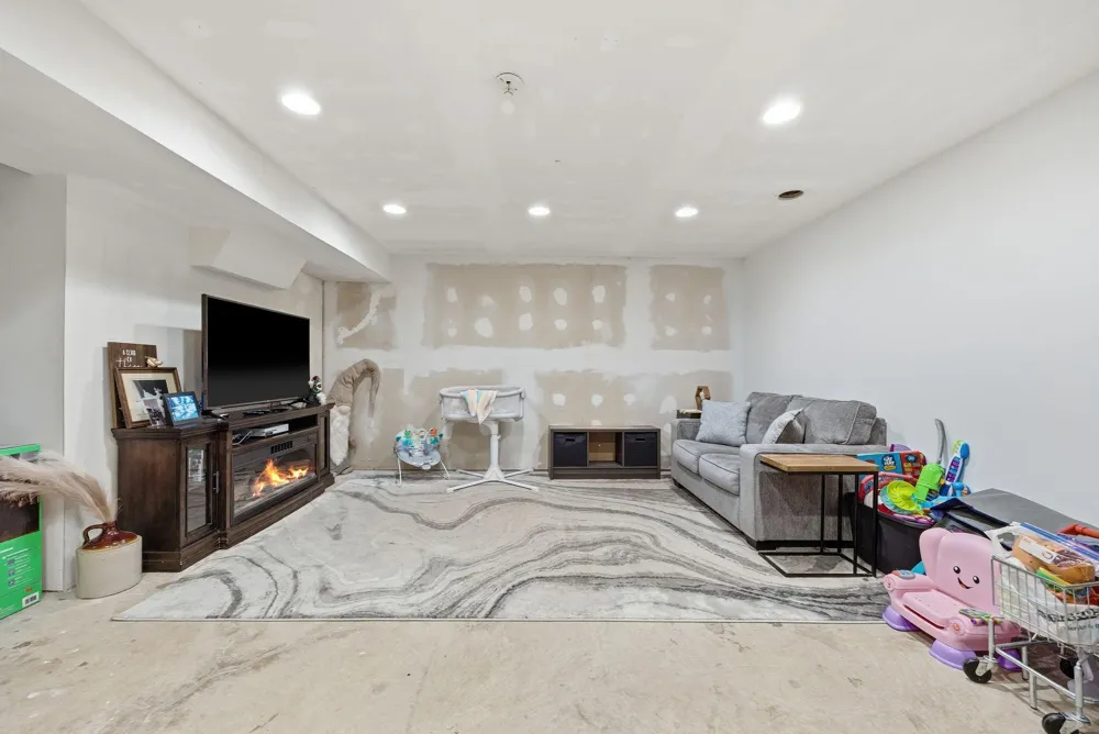 703 Shady Ridge Road NW Hutchinson, MN 55350