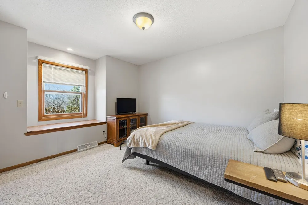 703 Shady Ridge Road NW Hutchinson, MN 55350