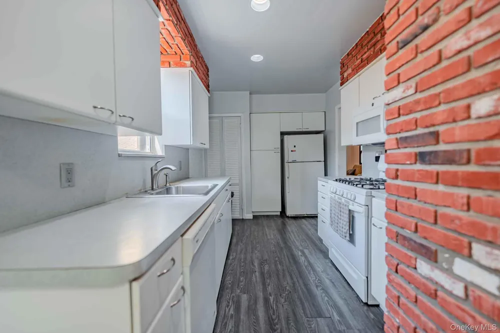 124 Roosevelt Boulevard Long Beach, NY 11561