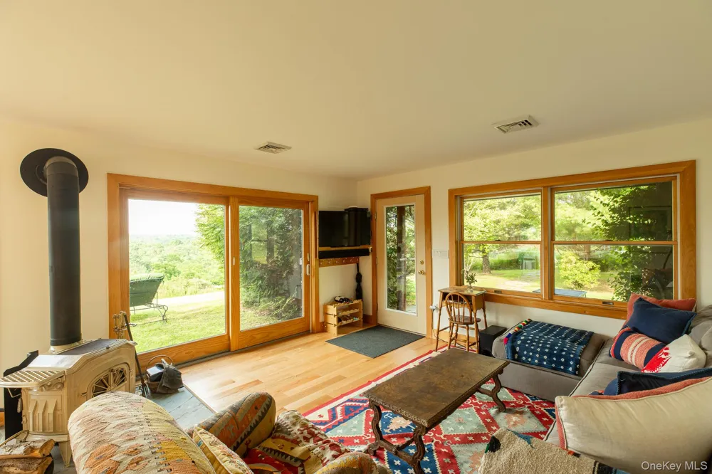 779 Queens Highway Accord, NY 12404