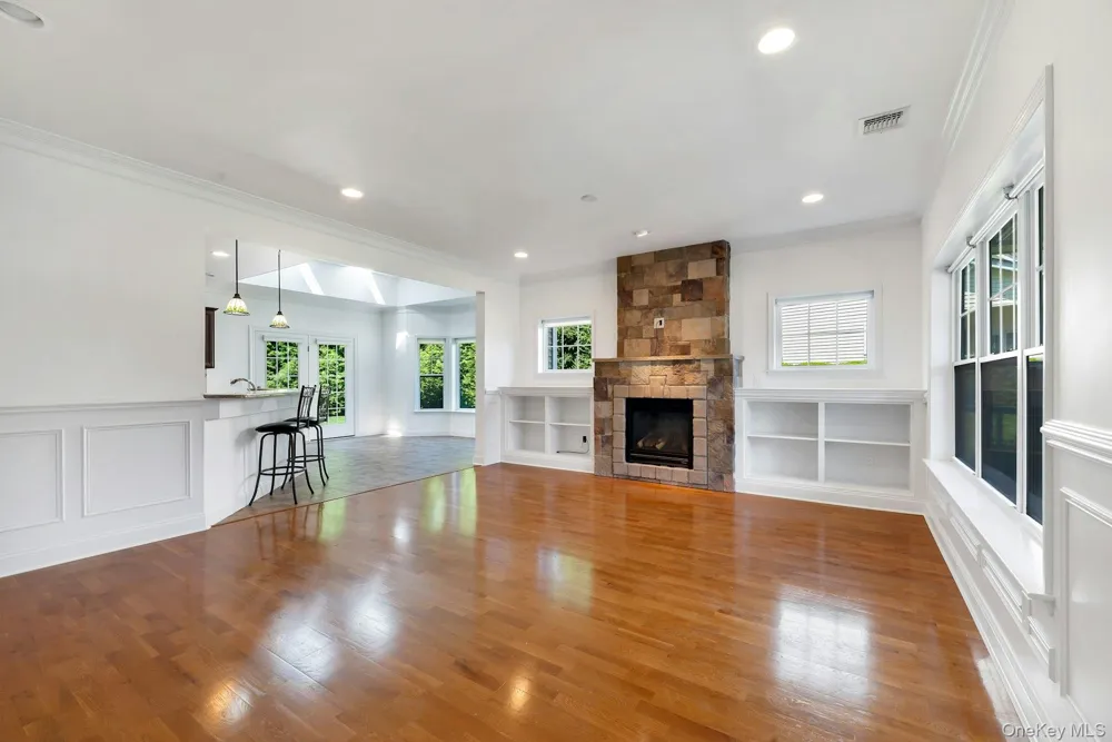 159 Stoneleigh Drive Riverhead, NY 11901
