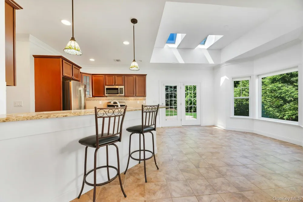 159 Stoneleigh Drive Riverhead, NY 11901